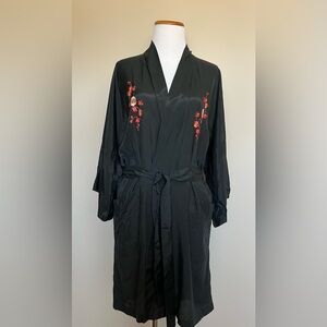 Vintage Silver Lake Black Embroidered Robe with Tie Size Large